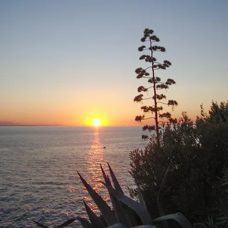 Apartment Elegant With Sea View In | 93 Sqm